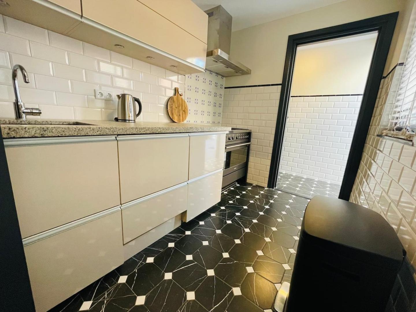 Petite Room With Wifi, Ac, And Shared Kitchen Тілбург Екстер'єр фото