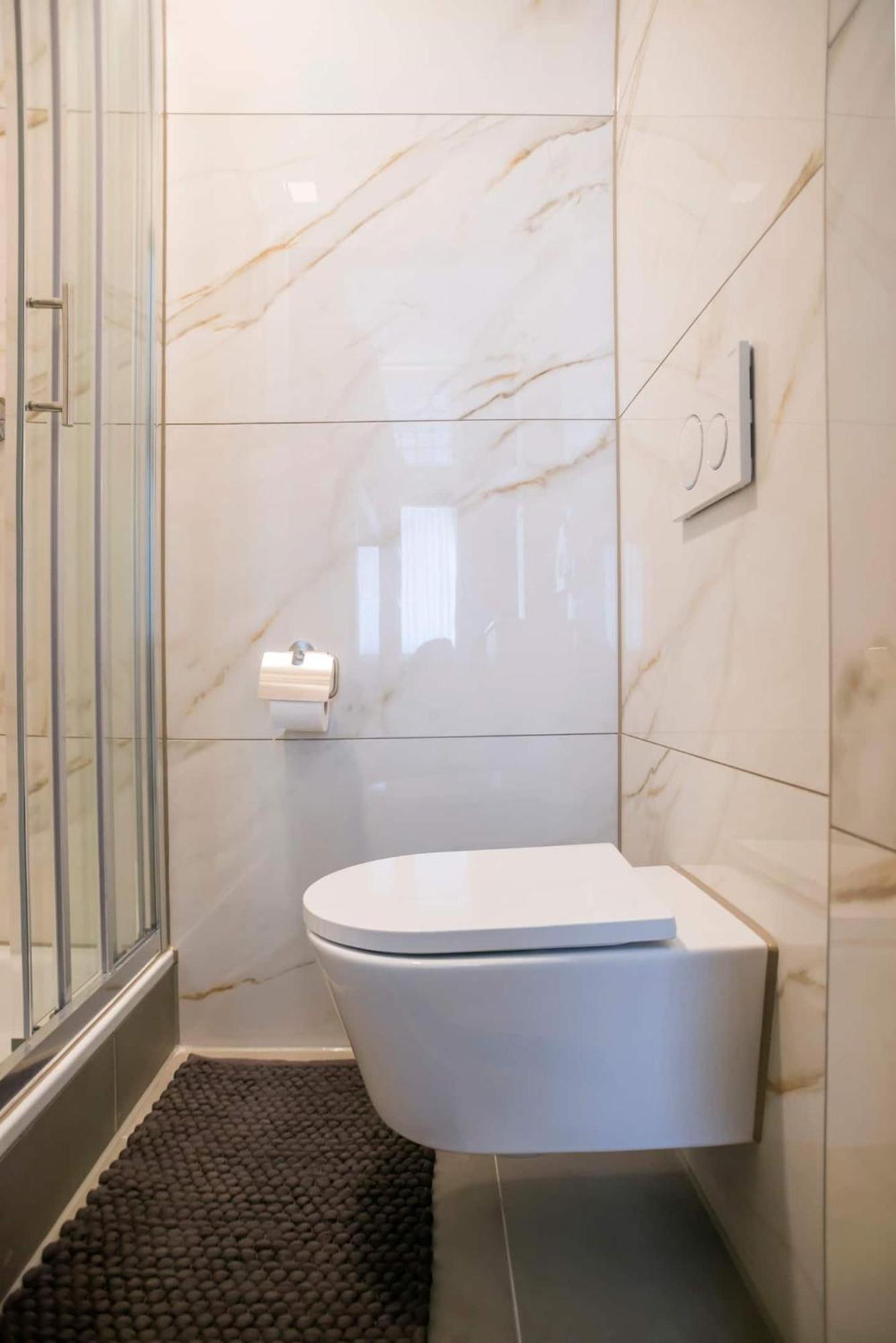 Petite Room With Wifi, Ac, And Shared Kitchen Тілбург Екстер'єр фото