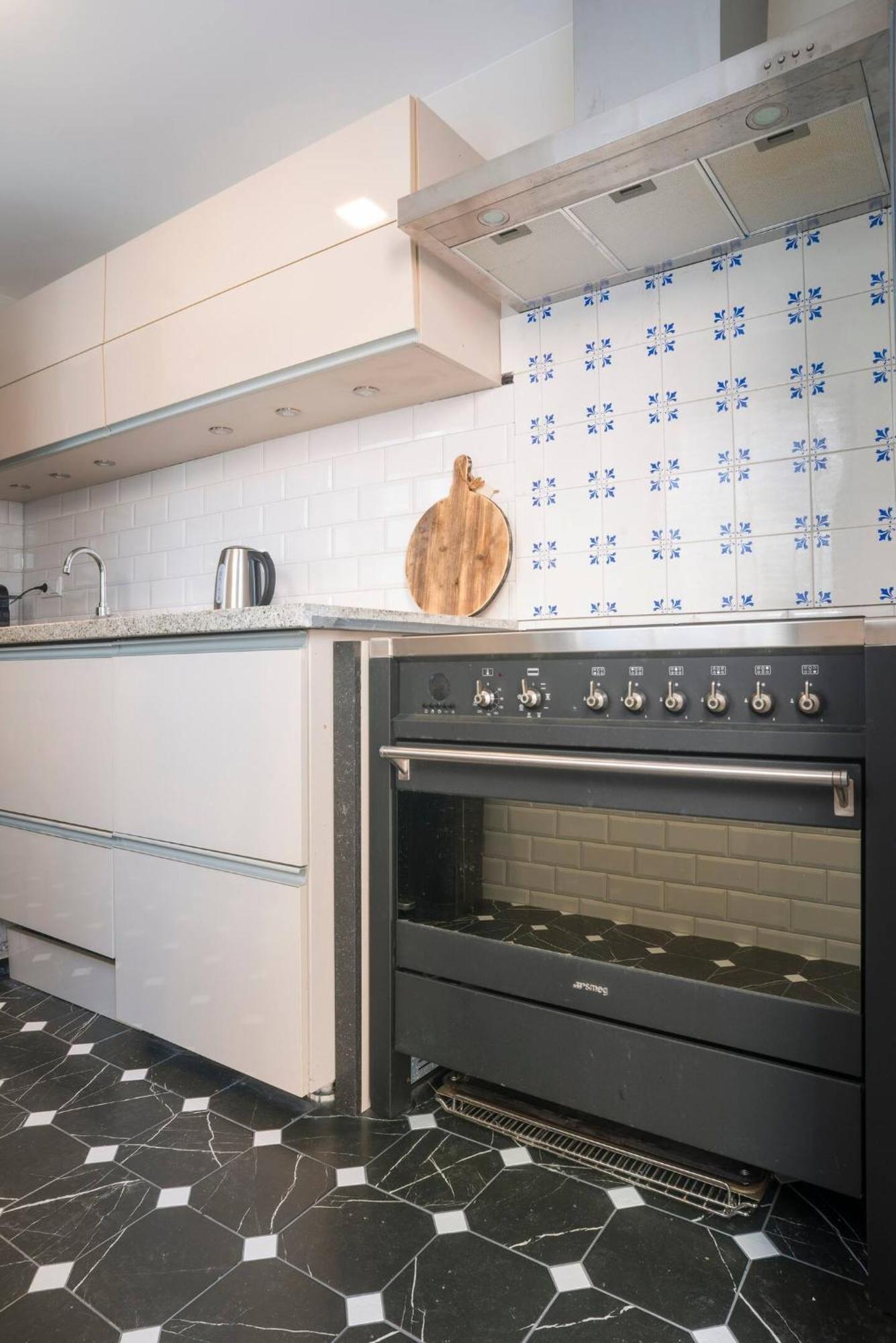Petite Room With Wifi, Ac, And Shared Kitchen Тілбург Екстер'єр фото