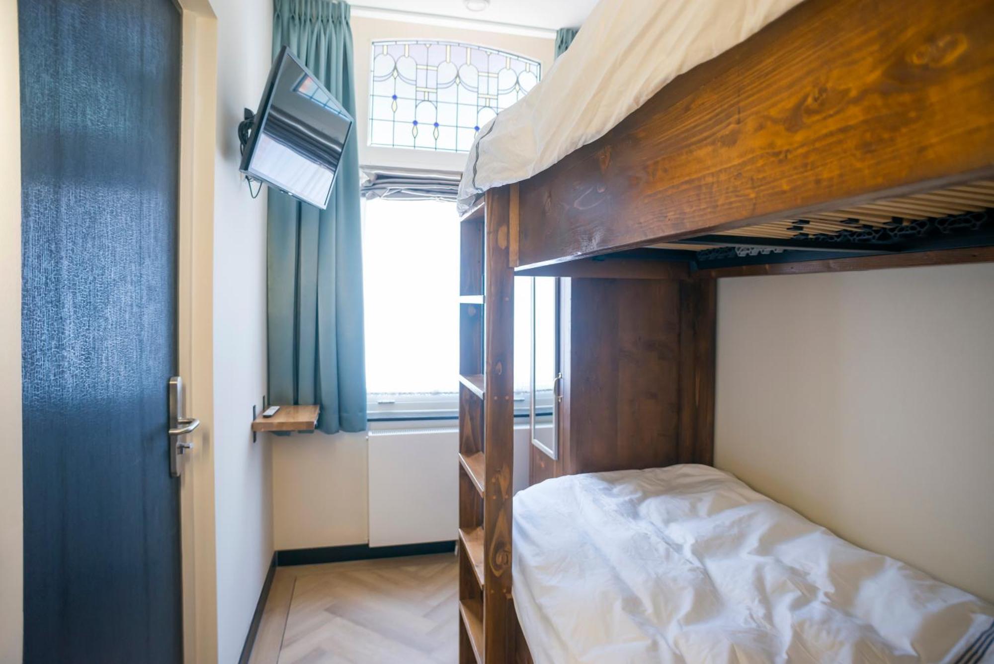 Petite Room With Wifi, Ac, And Shared Kitchen Тілбург Екстер'єр фото
