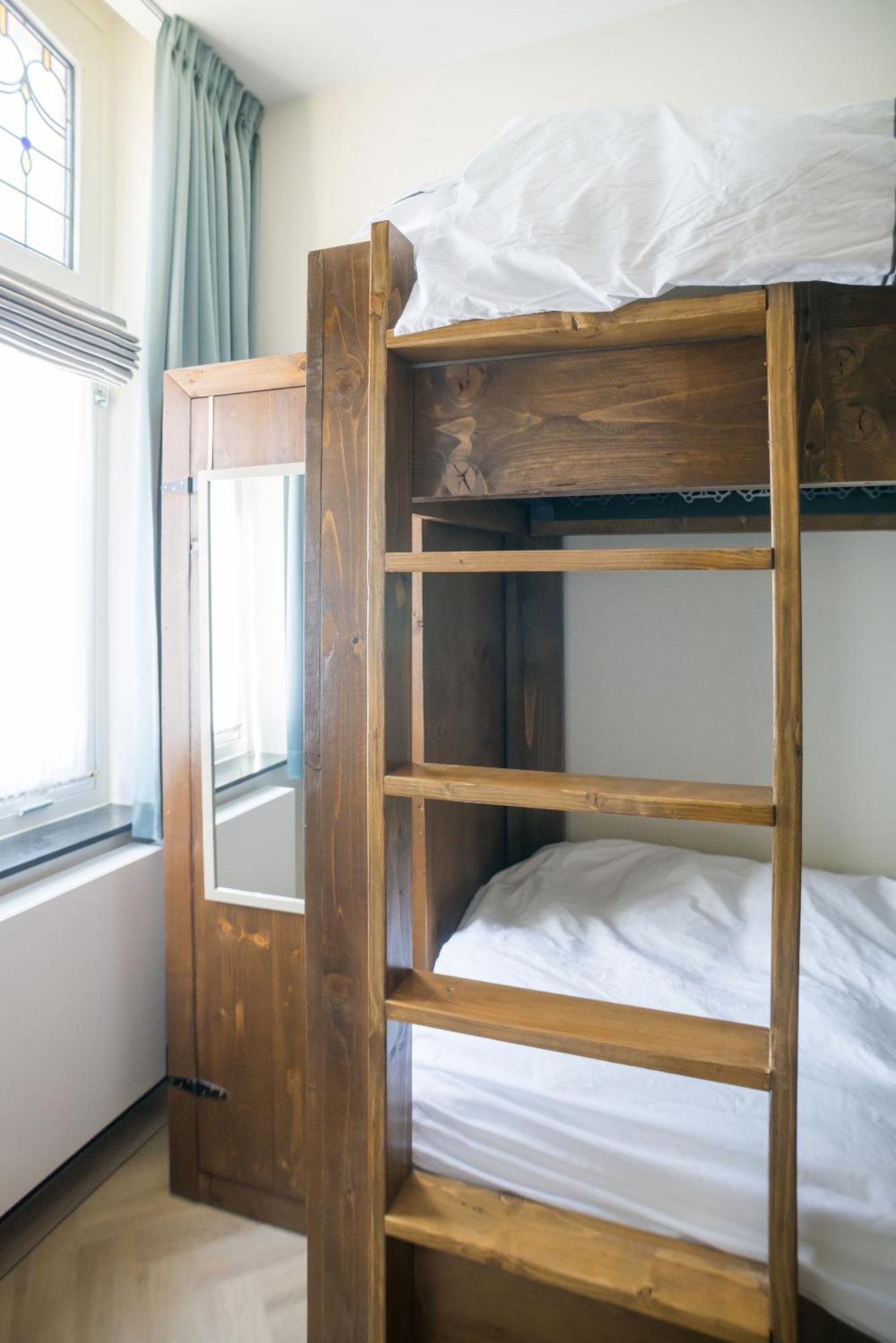 Petite Room With Wifi, Ac, And Shared Kitchen Тілбург Екстер'єр фото