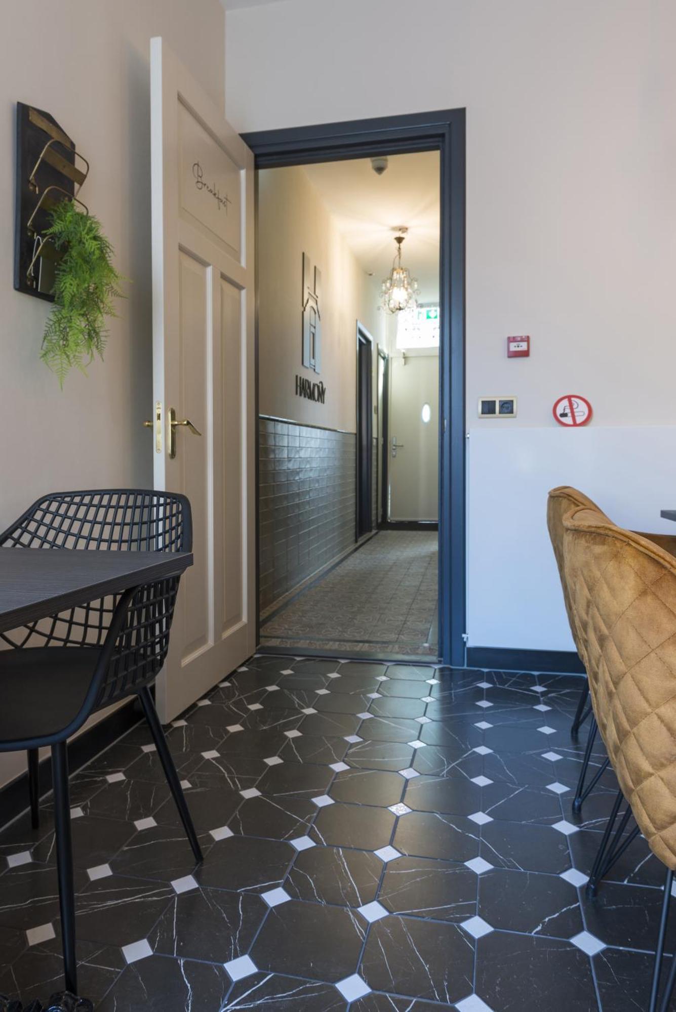 Petite Room With Wifi, Ac, And Shared Kitchen Тілбург Екстер'єр фото